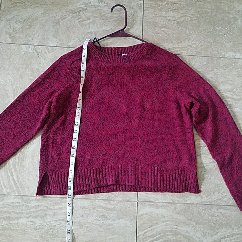 Red sweater - Picture 4 of 5